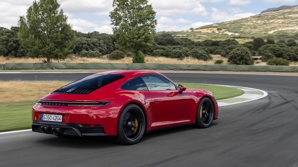 2024 Porsche 911 GTS T-Hybrid