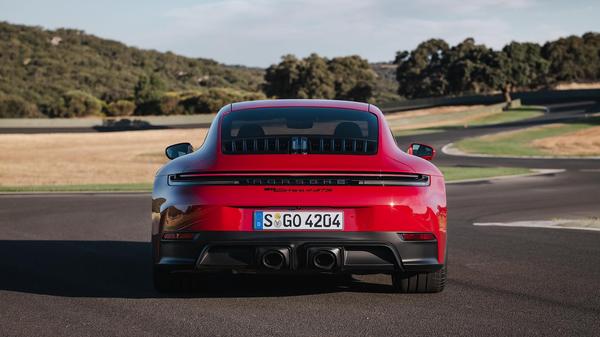 2024 Porsche 911 GTS T-Hybrid